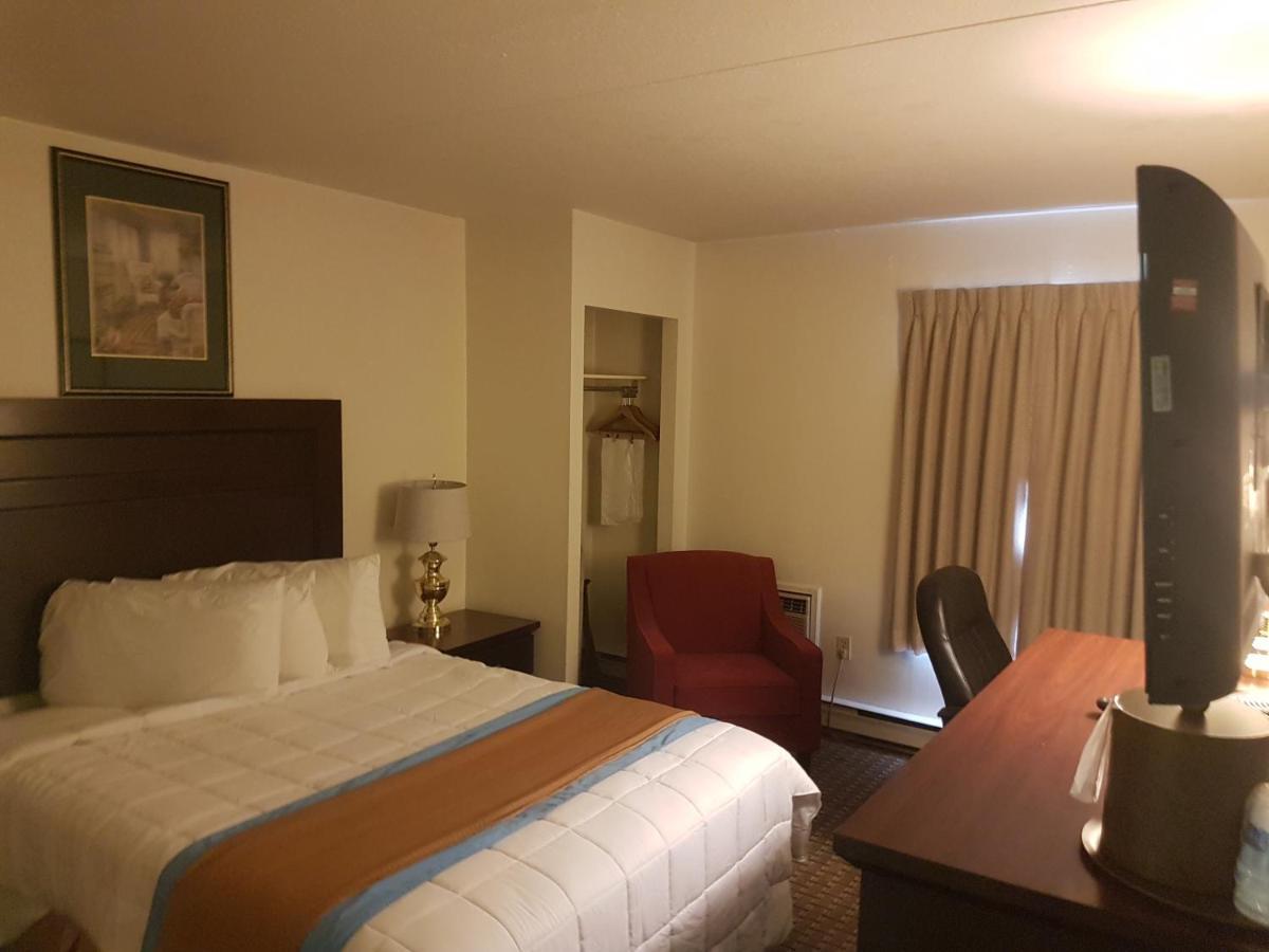 Ba Hotel Red Deer Ngoại thất bức ảnh