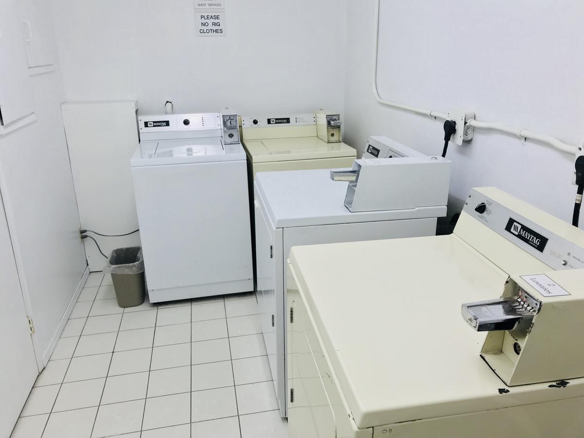 Ba Hotel Red Deer Ngoại thất bức ảnh