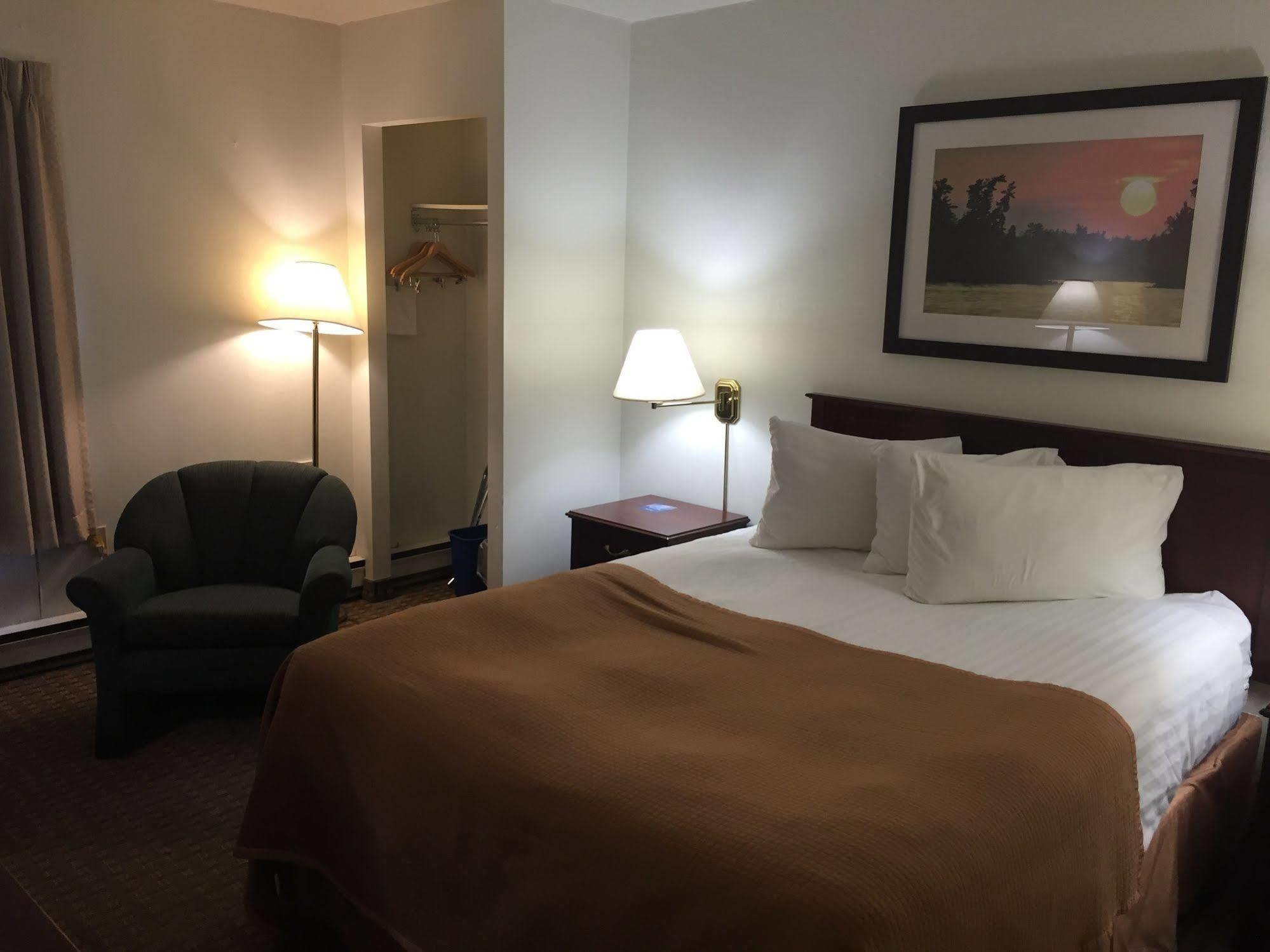 Ba Hotel Red Deer Ngoại thất bức ảnh