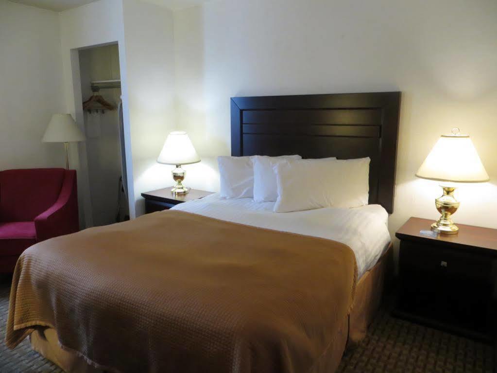 Ba Hotel Red Deer Ngoại thất bức ảnh